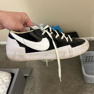 Size 14 nike mid top shoes